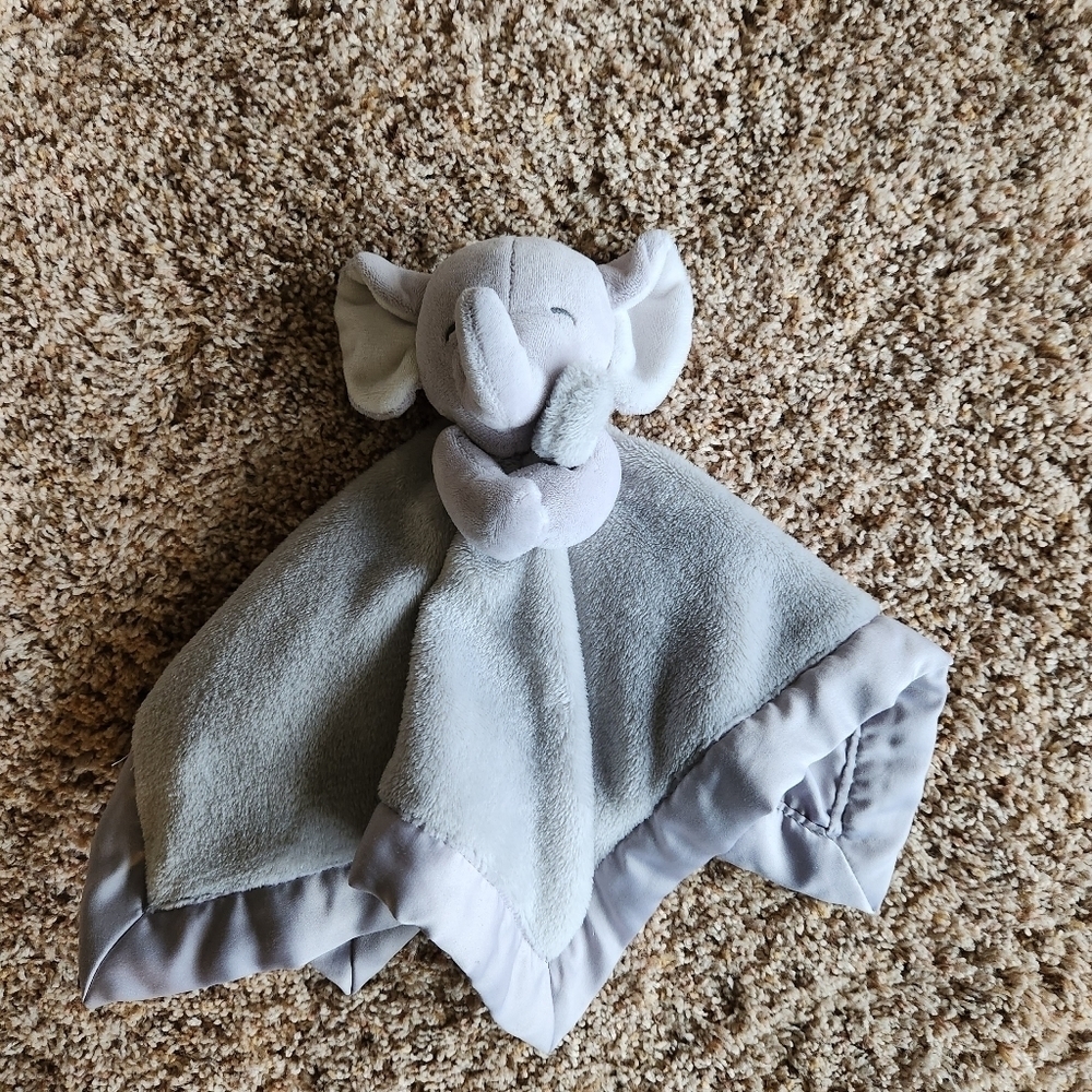 Carter's elephant security blanket - Picture 2 of 6